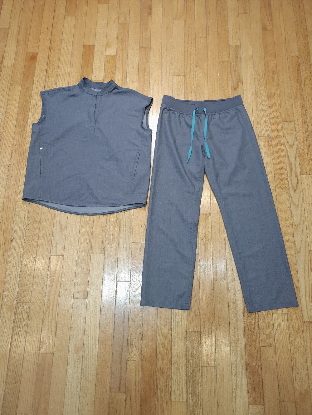 Figs Womens Scrub Set Rafaela Size XS Livingston Size S/P Grey